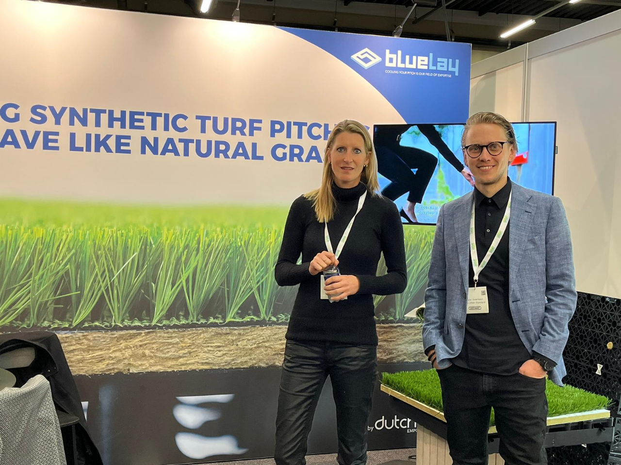 Bij Dutch Blue hadden bezoekers op de Vakbeurs Sportaccomodaties de primeur met BlueLay. Bij Dutch Blue hadden bezoekers op de Vakbeurs Sportaccomodaties de primeur met BlueLay.